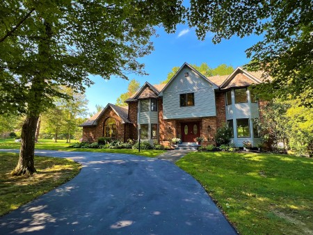 3 Hidden Meadow in Orchard Park For Sale By Owner