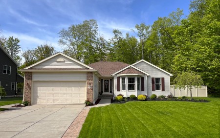 13272 Maple Ridge  in Alden For Sale By Owner