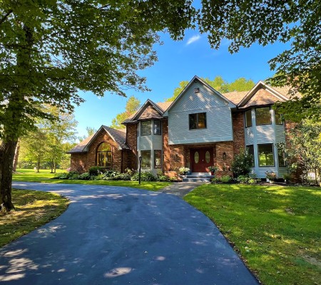 3 Hidden Meadow in Orchard Park For Sale By Owner